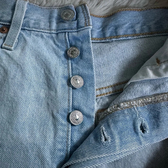 Levi’s 501 Denim Shorts - Picture 3 of 6